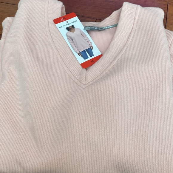 Marc New York Women’s V-Neck long sleeve sweater - Picture 3 of 4